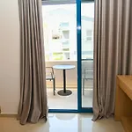 מלון Village By The Sea