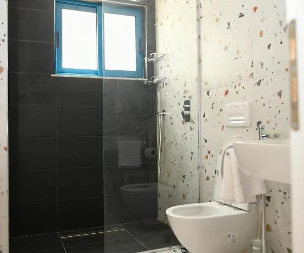 Village By The Sea 4* Qerret