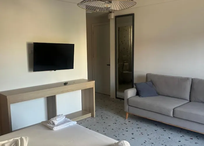 Village By The Sea Qerret