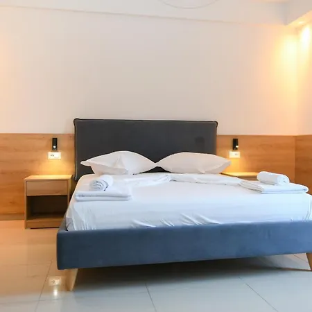מלון Village By The Sea 4*