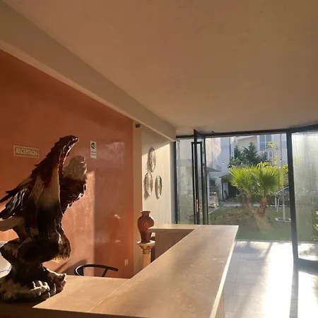 Ξενοδοχείο Village By The Sea 4*